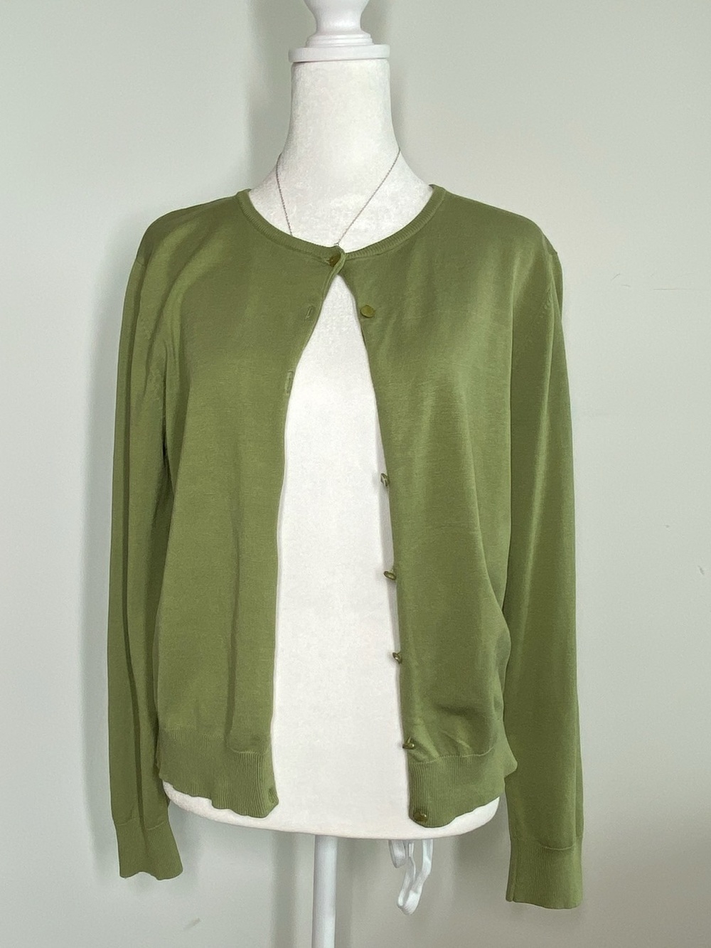 August Silk Classic Olive Crewneck Women’s Cardigan Sweater CB282